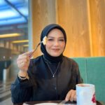 Zulin Aziz Instagram – Tak makan pun ..suapkan je.
Diet kan 😌

Lens : @fabullens 
Bawal : @leyazara.my