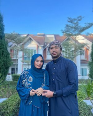 Zulin Aziz Instagram - Aidil Adha 🐂 💙

Korang Raya kat mana tu?
