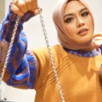 Zulin Aziz Instagram – #AIGNER Isa crossbody bag – my ultimate accessory companion. Rekaan moden, boleh digayakan dalam dua  stail, leather strap untuk gaya kasual,  stainless steel acara sosial. Love it! 

Explore and shop the Isa crossbody bag at AIGNER 
Pavilion KL | Suria KLCC | LaLaport BBCC

@themeliumgroup #melium