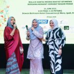 Zulin Aziz Instagram - Majlis menyantuni Anak2 istimewa bersama @warisanputericharity . Goodjob @emeliehanif_ ❤️ Tersenyum bahagia tengok anak2 tu. Semoga melimpah ruah rezeki buat semua yang terlibat 🤲🏻. Inilah kawan2 industri yang kawan berpuluh tahun dari zaman susah sampai sekarang. MashaAllah.. cepat masa berlalu… masing2 dah tua bangka . Tapi energy and perangai masih sama ya! Tintong tak leh buang. Syg semuaaa❤️🥰