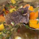 Zulin Aziz Instagram - Sup tulang Siam 😋 Harini Zulin prep,husband masak. Menu balik solat jumaat. Satgi lunch sama2. Korang masak apa harini? #puanzulinkedapur