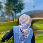 Zulin Aziz Instagram – Kakak memang bawal jugak yg masuk.
Kalau shawl…tak reti nak lilit2. Haih takde bakat!

Nasib baik bawal @minaz.my on point!
Thank youuuu ❤️

@minaz.my
@ronda2ramadan