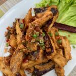 Zulin Aziz Instagram - Saya kan diet 😌 Shoot dengan @ronda2ramadan ni emmang mengundang ya. Takkan laa nak tengok je 😭😭😭 Thank you @restoranvillazamara .Semua sedap ❤️❤️