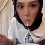 Zulin Aziz Instagram – Lapar dan nak cepat 😋

#puanzulinkedapur