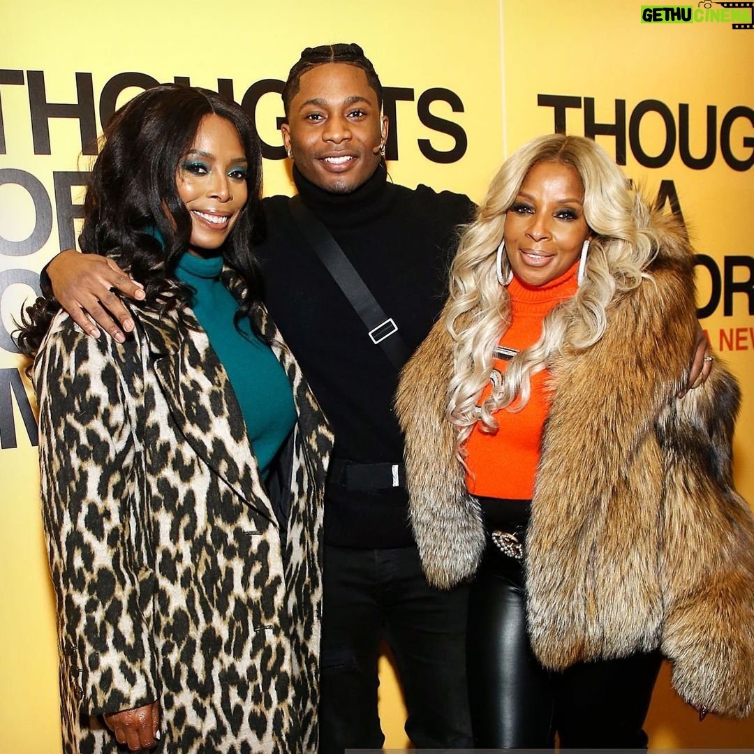 da'Vinchi Instagram - Our dope @bmfstarz Director @tasha4realsmith and @therealmaryjblige came out to support @coloredmanplay !! ππΎπ New York City, N.Y.