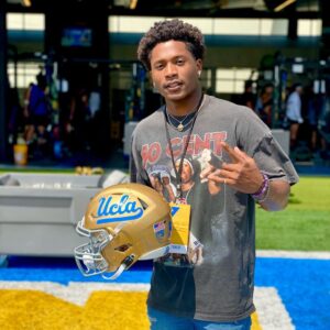 da'Vinchi Instagram - What’s next for Darnell ?? 🤫👀
#allamerican #ucla