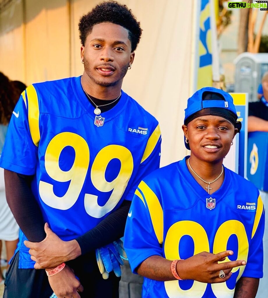 da'Vinchi Instagram - #crenshaw showed out! And took the W Last night ! Let’s go @brezofficial !! 🔥🔥 @yg was salty 😂 @rams #ramscamp #allamerican Los Angeles, California