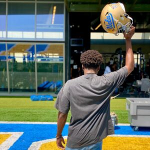da'Vinchi Instagram - What’s next for Darnell ?? 🤫👀
#allamerican #ucla