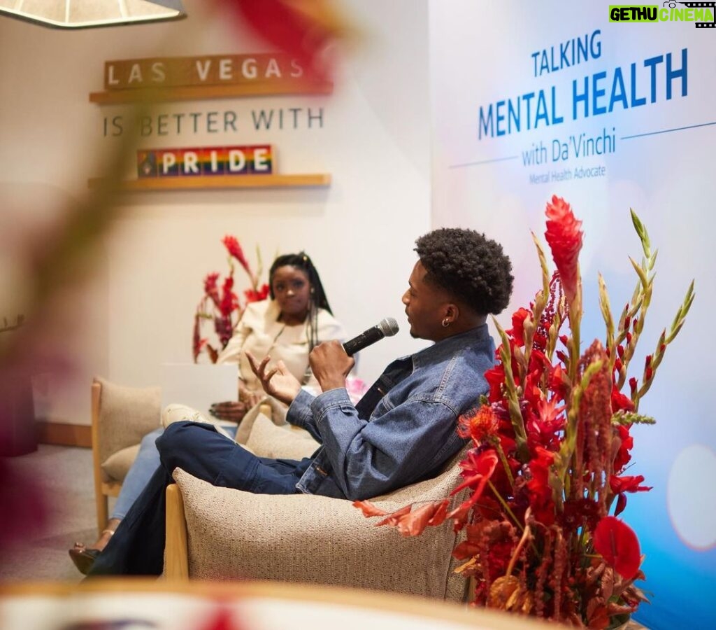 da'Vinchi Instagram - That's a Wrap! Every event sold out, incredible people and great atmospheres at the @capitalonecafe across the states. We stopped by Georgetown, Chicago Hyde Park, Las Vegas and Miami Miracle Mile to discuss the importance of mental health and wellness. Thank you to all who came out and supported us - and to those of you who couldn't make it, maybe I'll catch you at a @capitalonecafe one day! #capitalonepartner