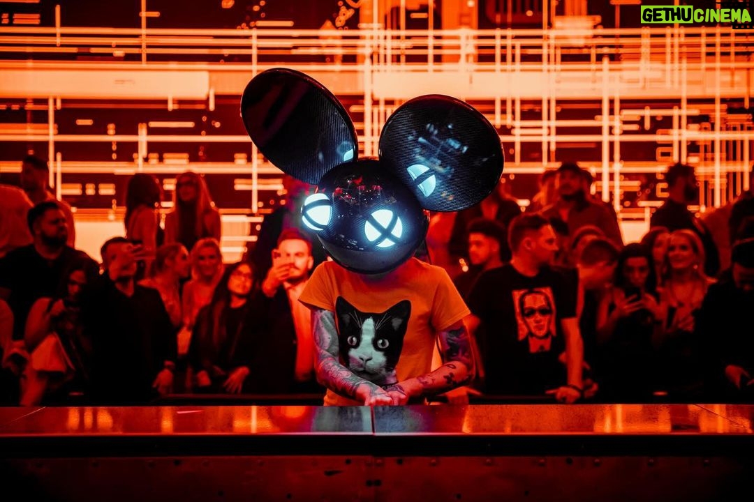 deadmau5 - 15.2K Likes - @zoukgrouplv <3
photo creds @leahsems
—
#retro5pective tix available via ink in bio :D