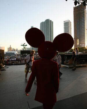 deadmau5 Instagram - #retro5pective; Miami UMF ’08!! 

sign up for tomorrow’s 10am PT presale via link in bio :D