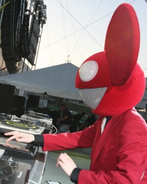 deadmau5 Instagram - #retro5pective; Miami UMF ’08!! 

sign up for tomorrow’s 10am PT presale via link in bio :D