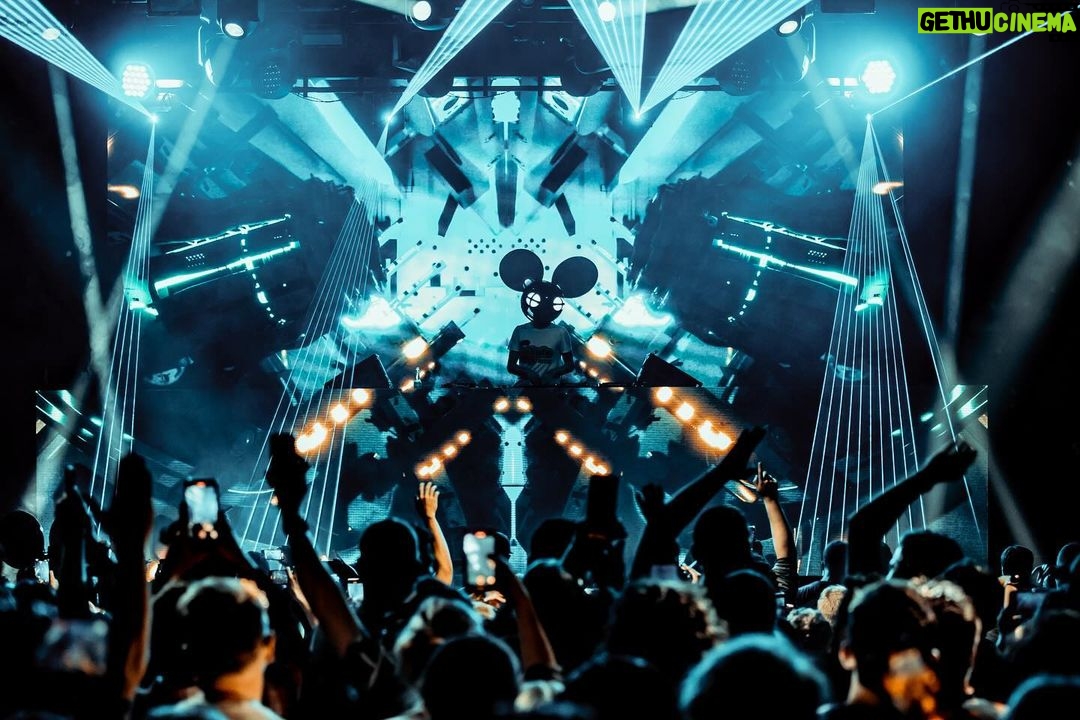 deadmau5 Instagram - thx Boston! @bignightlive photo creds @leahsems Big Night Live