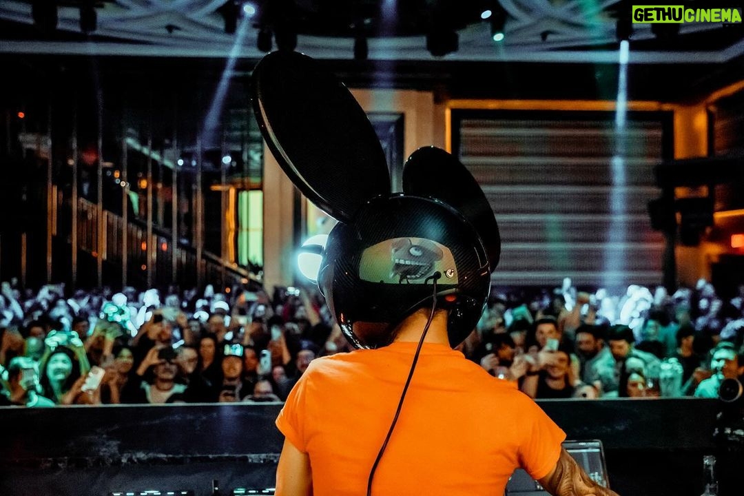 deadmau5 Instagram - Boston night 2 :P photo creds @leahsems Mémoire Boston