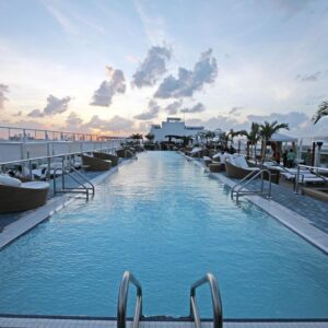 deadmau5 Instagram - #retro5pective; Gansevoort, Miami 2009. 

retro5pective show tix available now via ink in bio :P