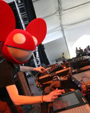 deadmau5 Instagram - #retro5pective: Sahara Tent, @coachella 2008 :D 

retro5pective tix available now for LA, NYC + Denver via ink in bio :P