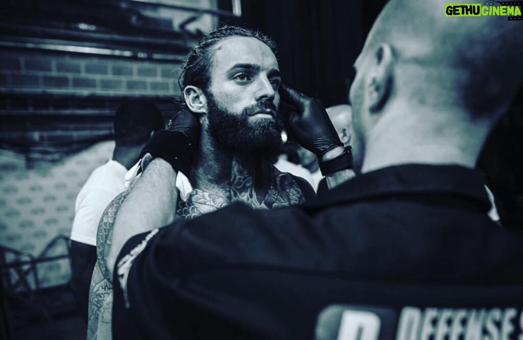 Aaron Chalmers Instagram - I see you