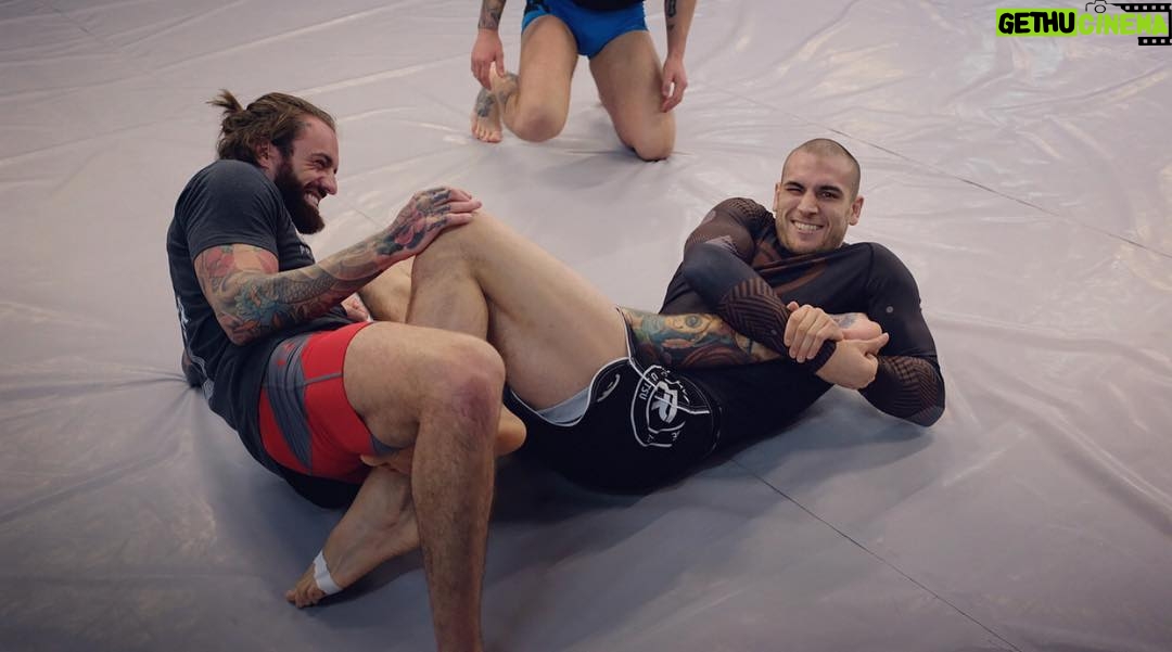 Aaron Chalmers Instagram - All the best to my coach tonight @breesemma easy work 🙏🏽🥊💥