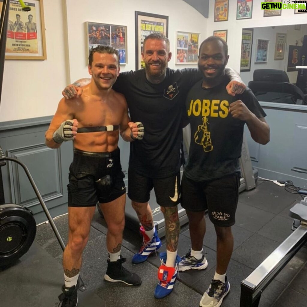 Aaron Chalmers Instagram - Cracking work this morning with @_nathancummiskey @rico.samba down @jobesgym cheers to @nikgittusbox for always helping me 🥊 Cheers lads Newcastle upon Tyne