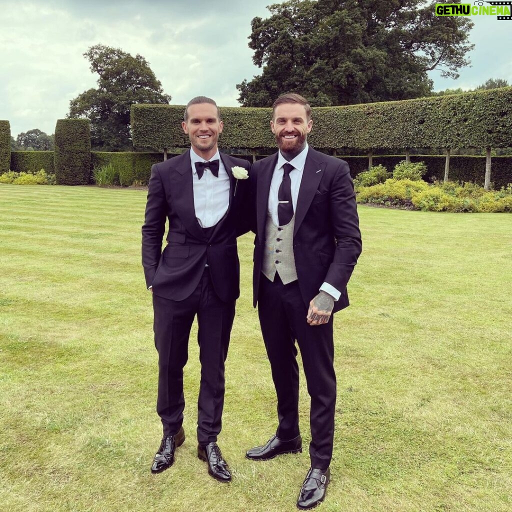Aaron Chalmers Instagram - What a beautiful day watching some 1 I have so many good memories with tie the knot ❤️ @gazbeadle