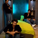 Abhishek Kumar Instagram - Tu nahi hai fir bhi tujhe bhool pana mere hath me nahi, Har jagh tu hi nazar aati h, jabki ab tu mere sath me nahi, Pehle to tu har khushi gamm me meri thi, Pr ab ... tu mere kisi bhi haalaat me nahi. #AbhishekKumar #AKparivaar #Abhishekavengers @lisamishramusic #saza