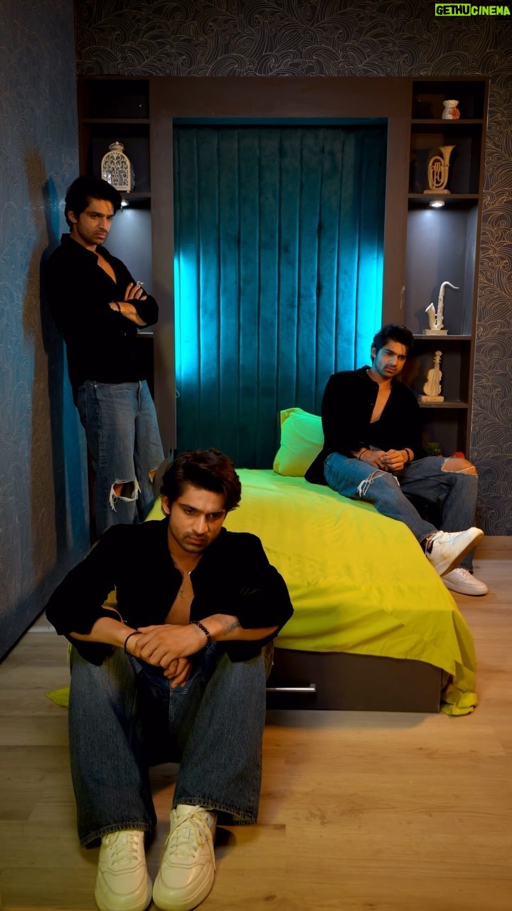 Abhishek Kumar - 568.8K Likes - Tu nahi hai fir bhi tujhe bhool pana mere hath me nahi,
Har jagh tu hi nazar aati h, jabki ab tu mere sath me nahi,
Pehle to tu har khushi gamm me meri thi,
Pr ab ... tu mere kisi bhi haalaat me nahi.
#AbhishekKumar #AKparivaar #Abhishekavengers
@lisamishramusic #saza