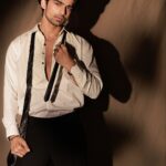 Abhishek Kumar Instagram - Ada 🤍🥹🙈🥰 #AbhishekKumar #Abhishekavengers #AKparivaar Styled by @kapoormohit888 Photography @amitkhannaphotography Wearing @hangerbangalore Hair & Makeup @beautybythebeastt Location @a__square__entertainment Pr @greenlight__media