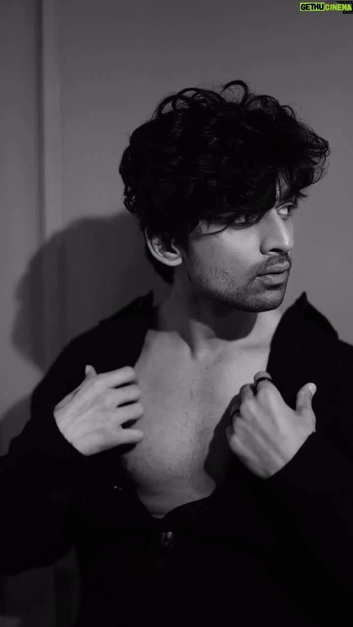Abhishek Kumar - 523.5K Likes - Pyaar Aap Sab Se Hai ♥️🥹🥰😘😍
#Abhishekkumar #Abhishekavengers #AKparivaar
Styled by @kapoormohit888
Cinematography @akphotography_mumbai
Wearing @bbl_being_beautiful_look
Jewellery: @kickyandperky x @affiliates_pr
Hair & Makeup @beautybythebeastt
Location @a__square__entertainment
Pr @greenlight__media