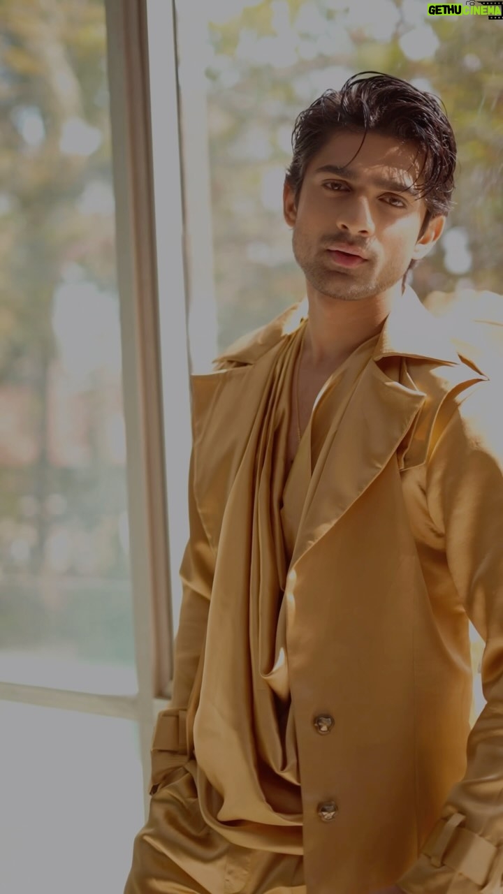 Abhishek Kumar - 667.5K Likes - Chori chori chupke chupke ♥️🫣#
#AbhishekKumar #AbhishekAvengers #AKparivaar
Styled by @kapoormohit888
Cinematography @akphotography_mumbai
Wearing @bbl_being_beautiful_look
Jewellery: @kickyandperky x @affiliates_pr
Hair & Makeup @beautybythebeastt
Location @a__square__entertainment
Pr @greenlight__media