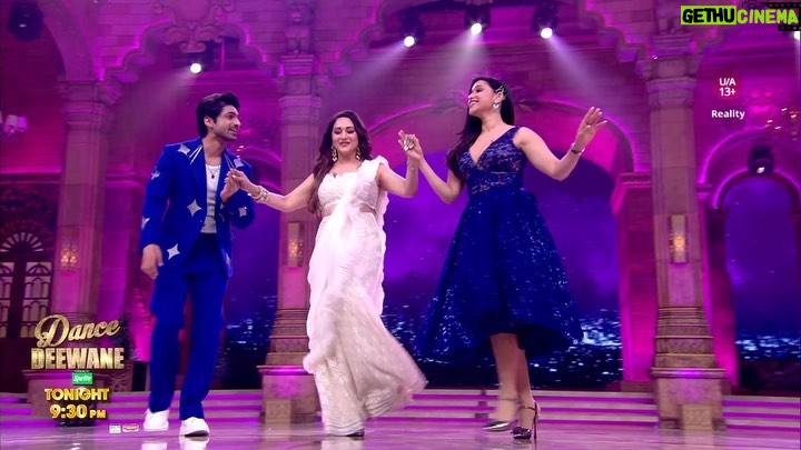 Abhishek Kumar - 756.9K Likes - Abhishek aur Mannara ne chhoo liye sabke dil unke mann behlane waale performance ke saath! 🥺💓
Dekhiye #DanceDeewane, har Sat-Sun raat 9:30 baje, sirf #Colors aur @officialjiocinema par.
@madhuridixitnene
@suniel.shetty
@bharti.laughterqueen
@memannara
@aebyborntoshine