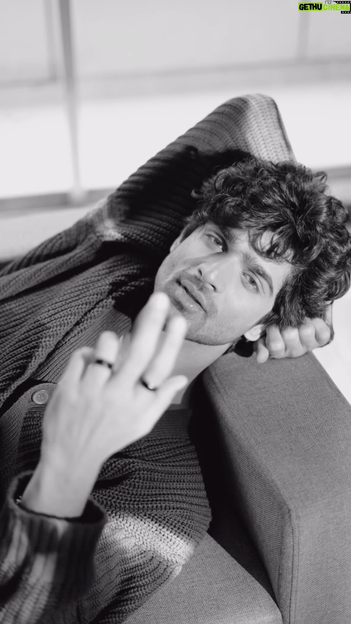 Abhishek Kumar - 820K Likes - 🤤
#AbhishekKumar #abhishekavengers #AkParivaar #Borntoshine 🖤
Cinematography @akphotography_mumbai
Photography
Exclusively styled by @kapoormohit888
Wardrobe by @modabymohitkapoor
Hair & Makeup @beautybythebeastt
Location @a__square__entertainment
Pr @greenlight__media
