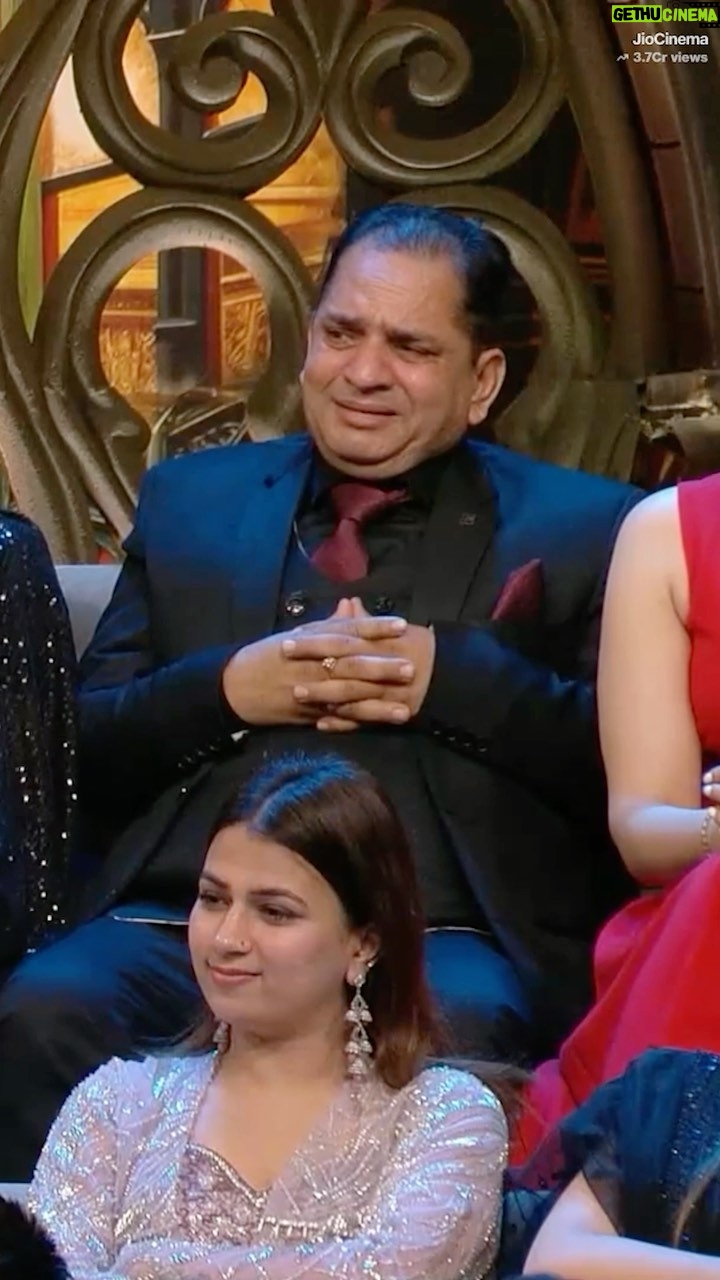Abhishek Kumar - 1.5 Million Likes - Dekha kaha tha na Papa, Karke dikha dia. Ab bas khush ❤️
#AbhishekKumar #abhishekavengers #bb17 #aebyborntoshine
