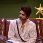 Abhishek Kumar Instagram - Shalin takes a stand for Abhishek for the way he was treated in the house. 👀 Dekhte rahiye #BiggBoss17 at 9:30PM and #BiggBoss17Finale kal 6PM to 12AM sirf #Colors aur @officialjiocinema par. #BB17 #BiggBoss #GrandFinale @beingsalmankhan @aebyborntoshine @shalinbhanot