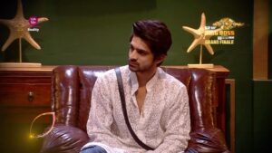 Abhishek Kumar Instagram - Shalin takes a stand for Abhishek for the way he was treated in the house. 👀

Dekhte rahiye #BiggBoss17 at 9:30PM and #BiggBoss17Finale kal 6PM to 12AM sirf #Colors aur @officialjiocinema par. 

#BB17 #BiggBoss #GrandFinale
@beingsalmankhan 

@aebyborntoshine @shalinbhanot