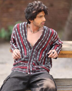 Abhishek Kumar Instagram - Tum ho ♥️

#AbhishekKumar #abhishekavengers #AKparivaar 

Fashion Stylist - @sanalakhanifashionstylist
Photographer - @prashantsamtani
Makeup & Hair - @makeoverbysejalthakkar
Location - @bookrecce_locations
Team - @greenlight__media