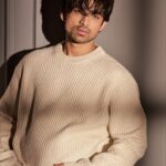Abhishek Kumar Instagram - Charchit or yadgaar hone me zameen aasmaan ka faraq hota hai ❤️ #AbhishekKumar #AbhishekAvengers #Akparivaar Styled by @kapoormohit888 Photography @amitkhannaphotography Wardrobe by @modabymohitkapoor Hair & Makeup @beautybythebeastt Location @a__square__entertainment Pr @greenlight__media