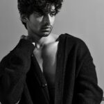 Abhishek Kumar Instagram - Cheers to the brighter side of life 🖤 Exclusively styled by @kapoormohit888 Photography @amitkhannaphotography Wardrobe by @modabymohitkapoor Hair & Makeup @beautybythebeastt Location @a__square__entertainment Pr @greenlight__media #AbhishekKumar #Abhishekavengers #Akparivaar