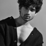 Abhishek Kumar Instagram - Cheers to the brighter side of life 🖤 Exclusively styled by @kapoormohit888 Photography @amitkhannaphotography Wardrobe by @modabymohitkapoor Hair & Makeup @beautybythebeastt Location @a__square__entertainment Pr @greenlight__media #AbhishekKumar #Abhishekavengers #Akparivaar