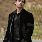 Abhishek Kumar Instagram - Meri tarraki se log jallne lge hai, Jo mujhse door bhagte the, aaj milne lge hain, Meri baton ko ignore karte the jo log, Aaj mere hi ishaaro pe chalne lge hain 🔥 📝 : #AbhishekKumar #abhishekavengers *Credits* Exclusively styled by @kapoormohit888 Photography @amitkhannaphotography Wearing @mayankchawla_menswear @mayankchawla09 Hair & Makeup @beautybythebeastt Location @a__square__entertainment PR @greenlight__media