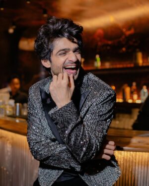 Abhishek Kumar Instagram - Sapne Poore Hote Hain or Uski Wajh Aap Sab ho 🥹❤️

#AbhishekKumar #MainAesaHiHu #bb17 #biggboss17 #abhishekavengers 

Styled by @thekaurstory17 
Outfit by:- @_umangmehta 
📸 : @thestudiojigsaw
Makeup & hair:- @ayazkhan5621_