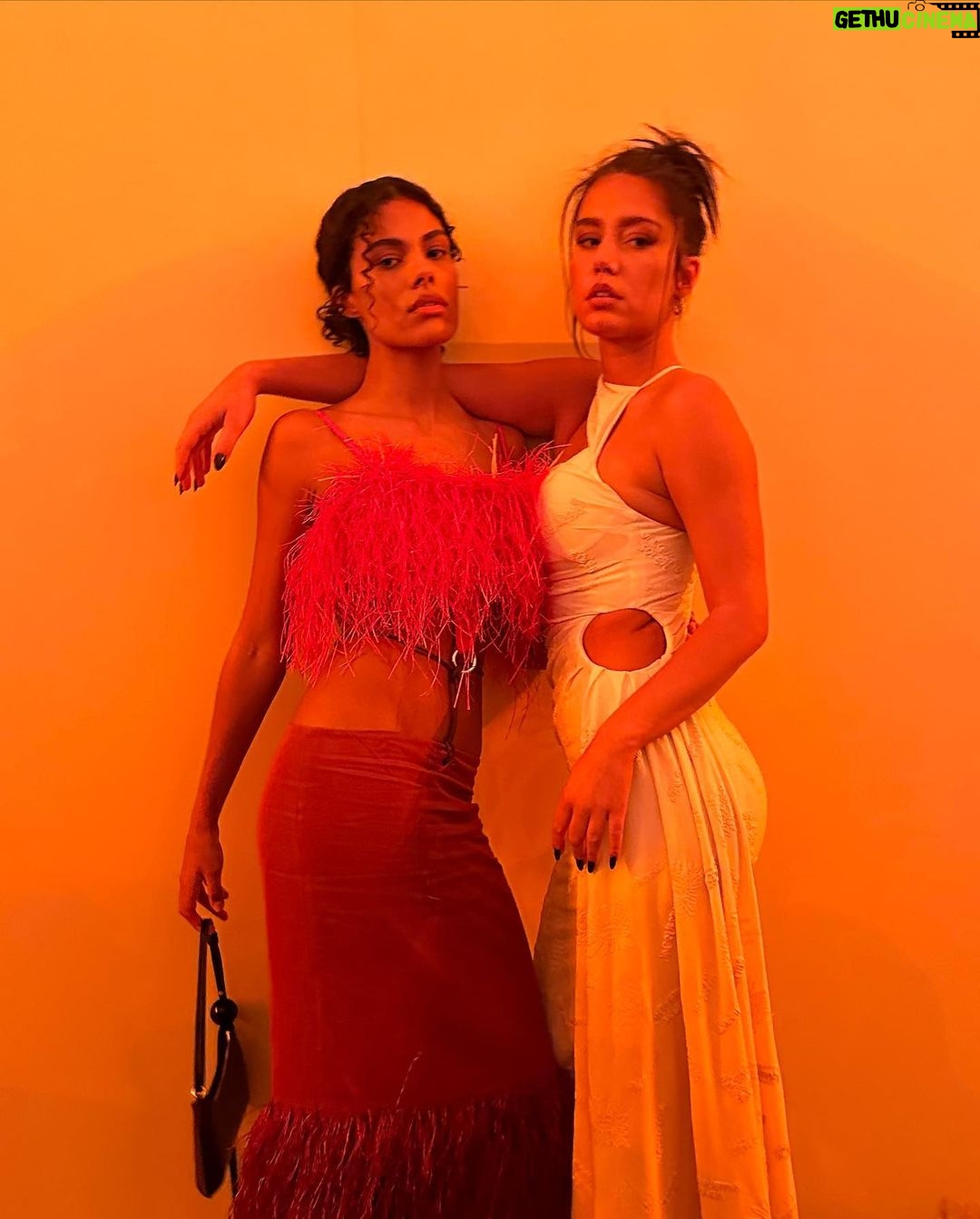 Adèle Exarchopoulos Instagram - @jacquemus slide💕