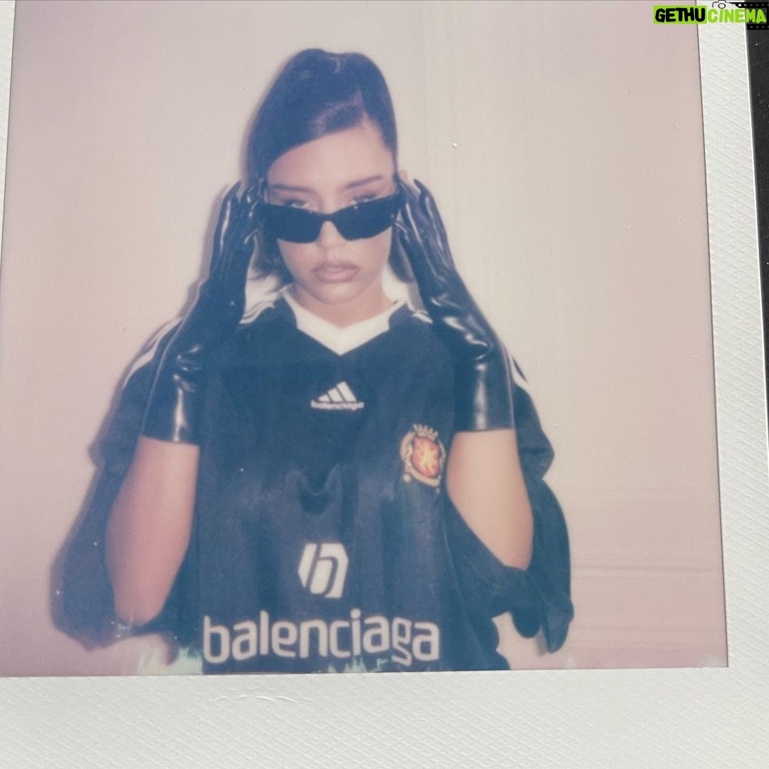 Adèle Exarchopoulos Instagram - Pola & @balenciaga 📸 @pierarnostudio 💘 @charlottetilbury 🤍