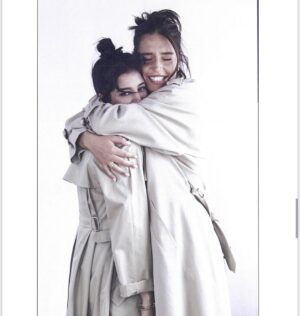Adèle Exarchopoulos Instagram - Merci @madamefigarofr 
📸 @matthewbrookesphoto 

Ps : Balayer vers la gauche pour voir la vraie vie ..