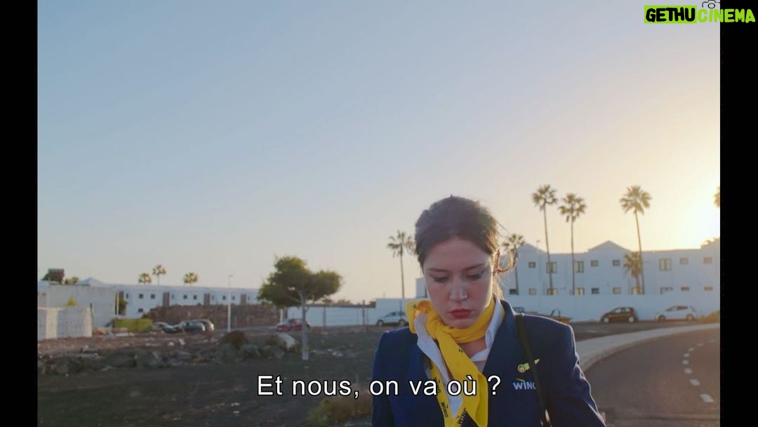 Adèle Exarchopoulos Instagram - Après des dizaines de vols , des missions pour filmer sans autorisations dans des aéroports , des sessions maquillage ou on a tout fais nous même , des plans à l'iPhone , l'aide de tous ces gens qu'on a croisé pour rendre cette histoire réel , ce film sera à vous le 2 mars 🥳 Et j'en ai pas du tout rien à foutre 🤍