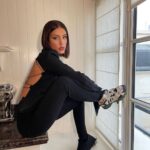 Adèle Exarchopoulos Instagram – J’ai pas eu le baccalauréat mais grâce à Agnès je suis diplômée 🙃🥳🙏🏽