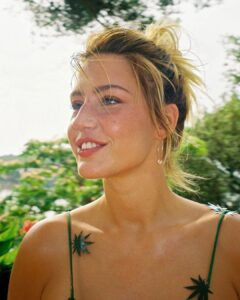 Adèle Exarchopoulos Instagram - @marieclairefr summer break DA Adrien Pelletier 🤍 Photos by el grandeeee @pepelobez