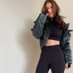 Adelaide Kane Instagram - It’s that time, cozy up for fall w @aloyoga #alopartner