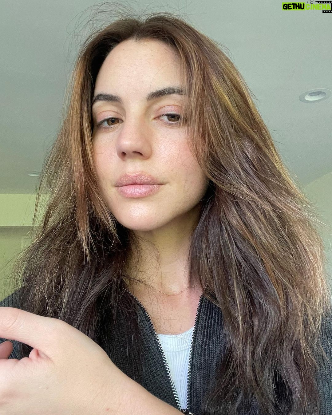 Adelaide Kane Instagram - Sorry about the lack of content, been working and 😴