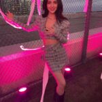 Adelaide Kane Instagram - Word to the wise, if you haven’t watched @papergirlsonpv yet you should 💅
