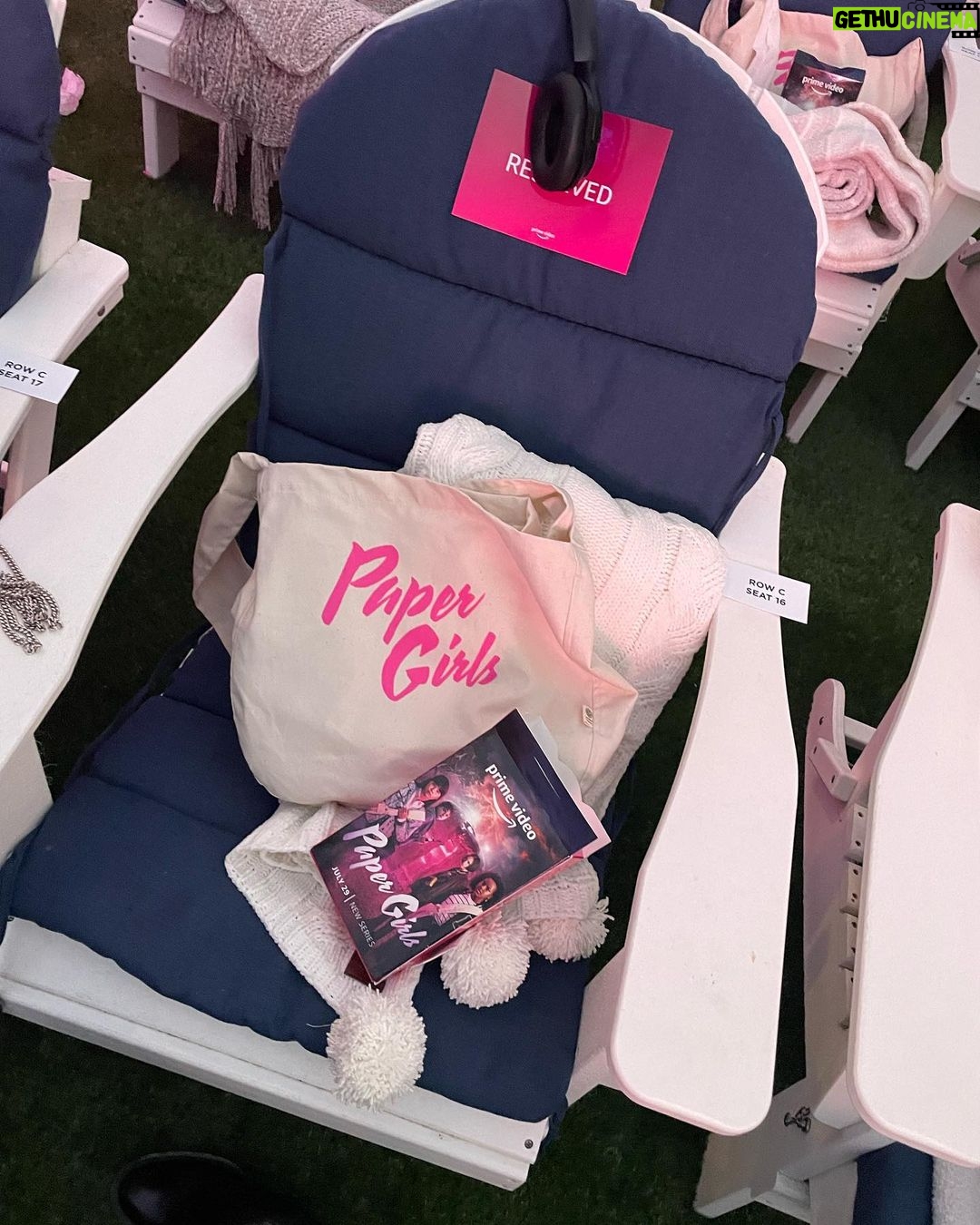 Adelaide Kane Instagram - Word to the wise, if you haven’t watched @papergirlsonpv yet you should 💅